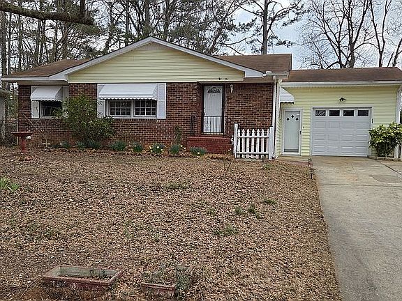 3rd image of 1697 Cardinal Rd