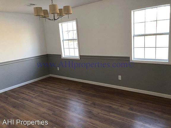 3rd image of 3152 Montwood Dr