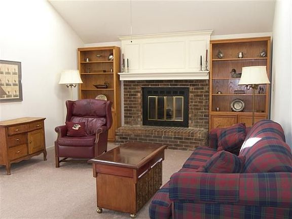3rd image of 7846 Strawberry Hill Ln
