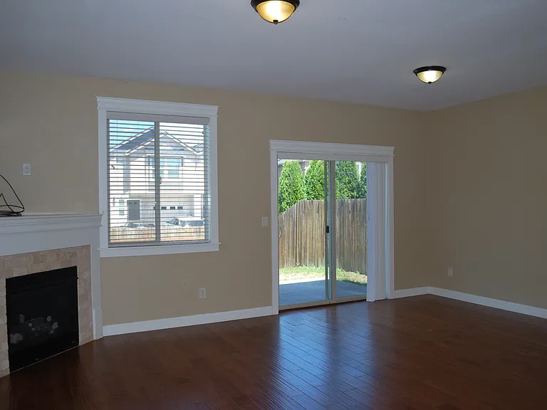 9706 NE 75th Way — Photo 2