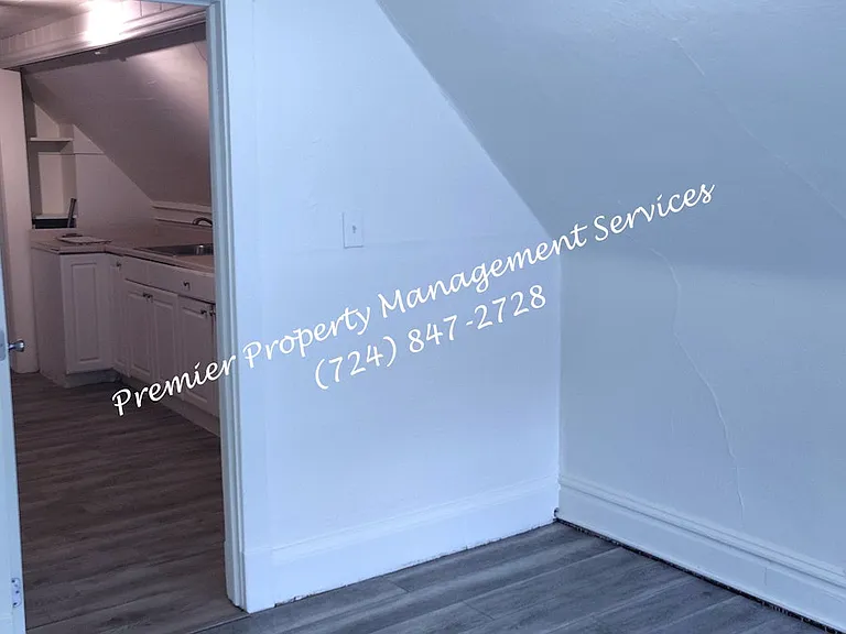 1129 Chartiers Ave #5 — Photo 6
