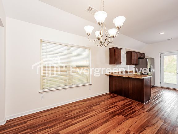 5th image of 4837 Cove Ln