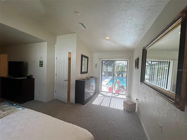3177 Clifford St — Photo 22
