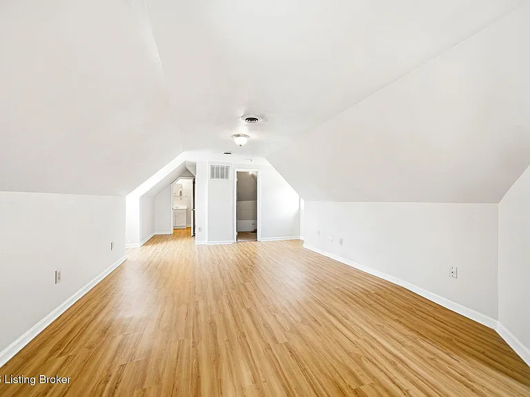 1612 Ellwood Ave #4 — Photo 9