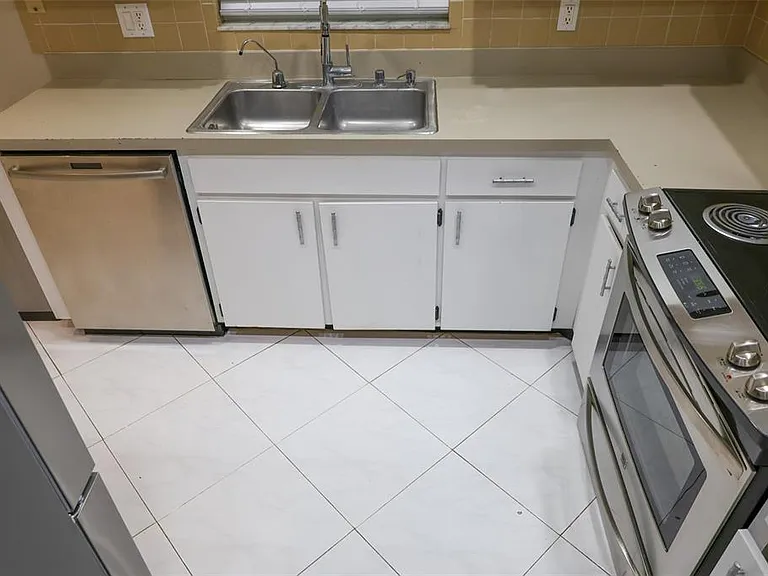 3121 Bordeaux Ln — Photo 12