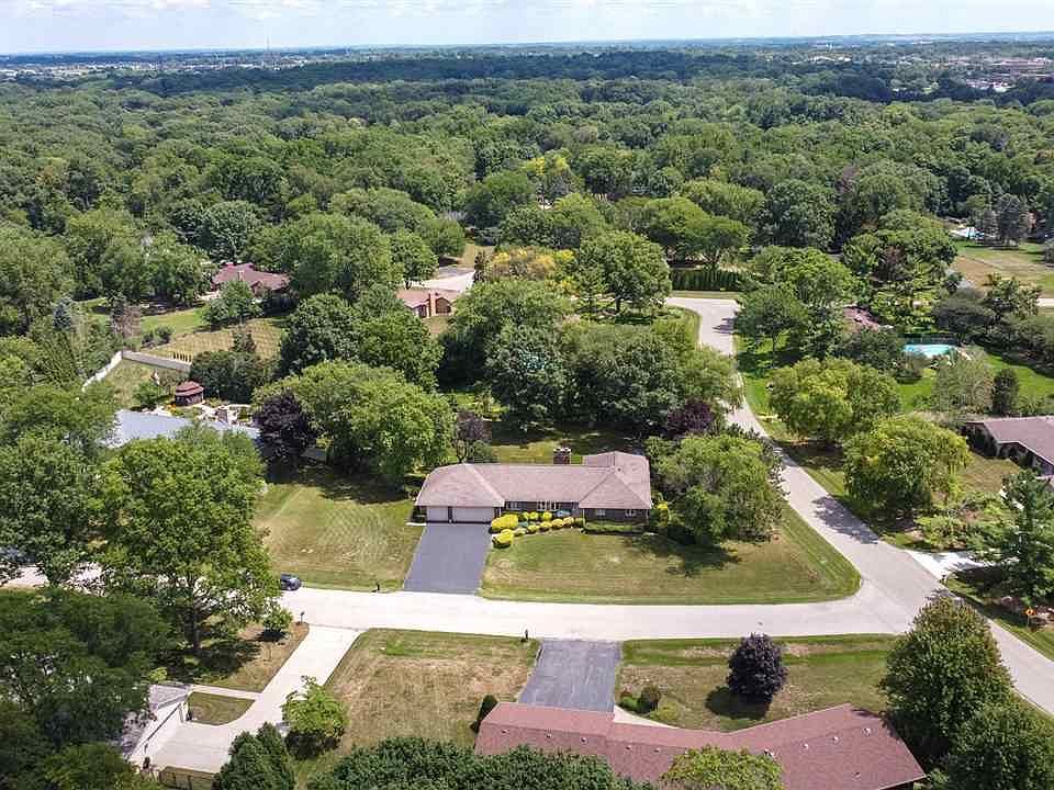 1st image of 1711 Foxwood Ct