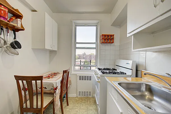 Sold by Akam Sales and Brokerage | media 12