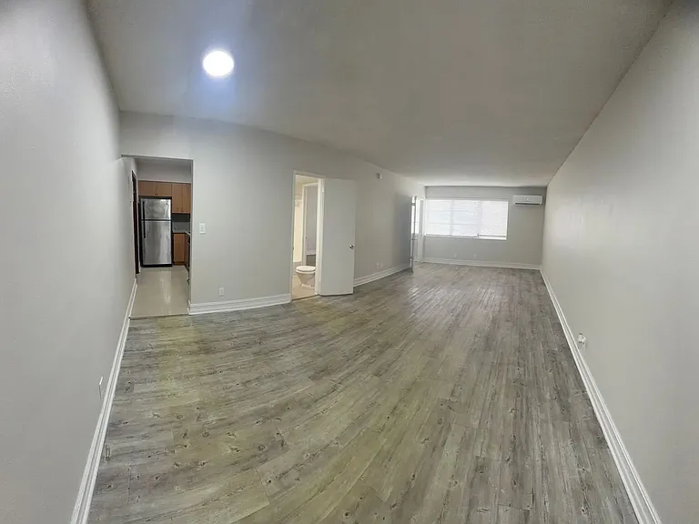 Bellagio Apartments — Photo 4