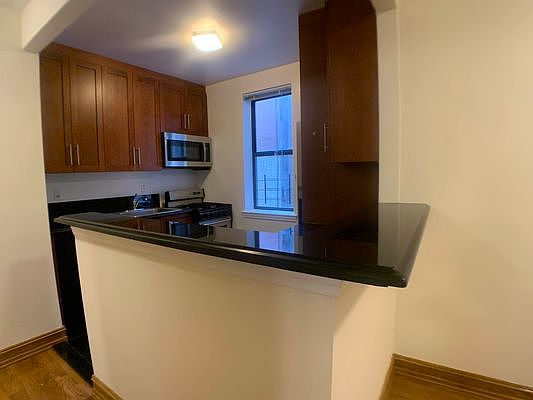 3rd image of 1680 York Ave APT 4K