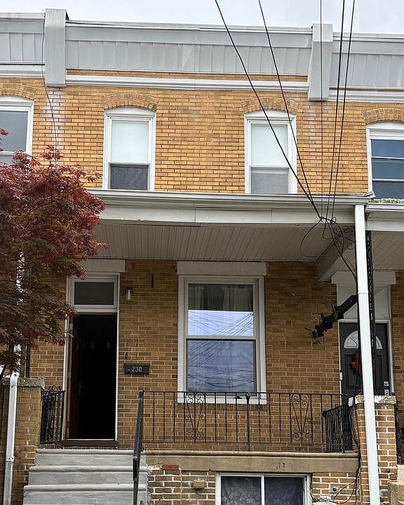 1st image of 230 N Sycamore Ave