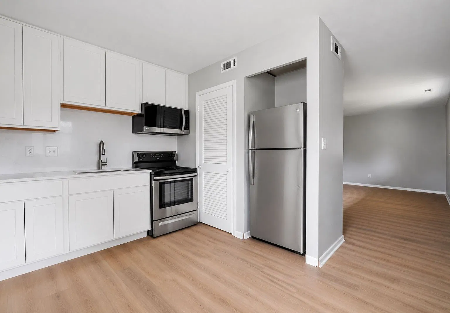 2 bed, 1.0 bath, $1,145 — Photo 1