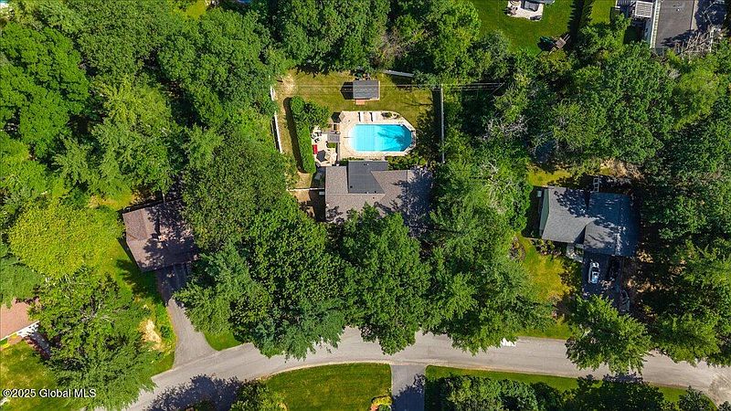 2nd image of 2295 Pinehaven Drive