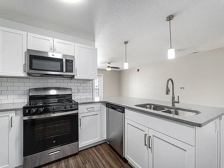 Eagle Ridge Apartment Homes — Photo 11
