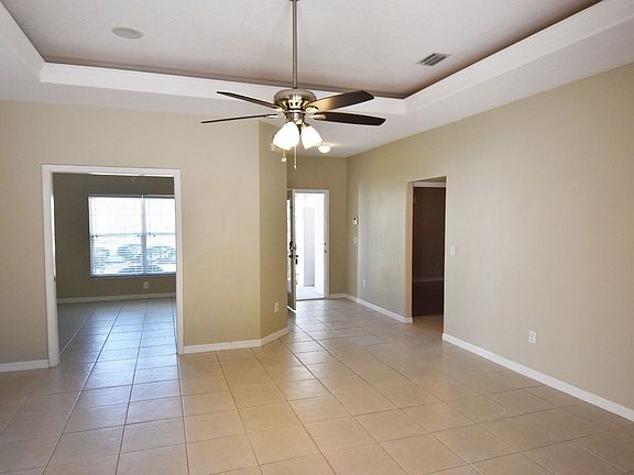 5th image of 5528 Oak Hollow Dr