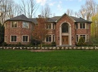 4 Kroner Farm Ct, Upper Saddle River, NJ 07458