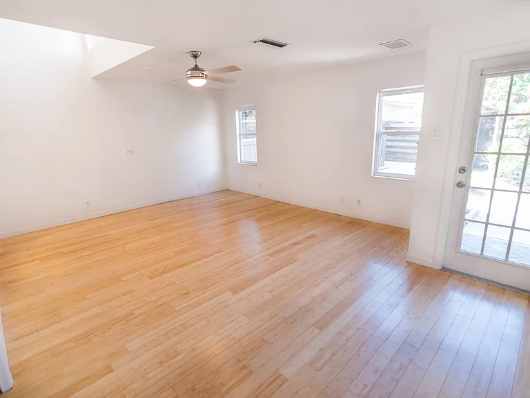 4704 Country Oaks Blvd — Photo 4