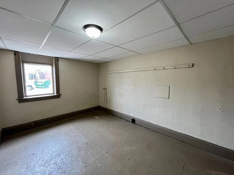 108 N Lake St — Photo 7