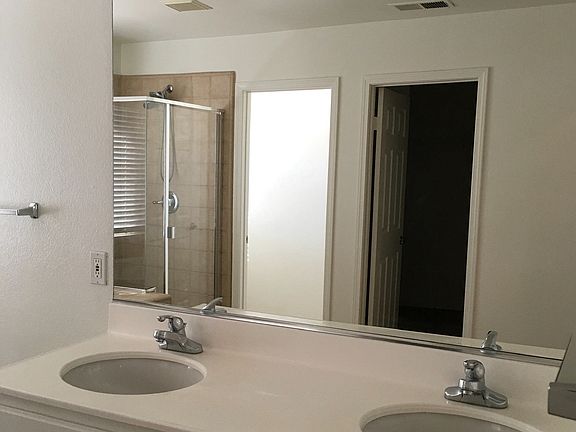 4th image of 32358 Ashwood Ct