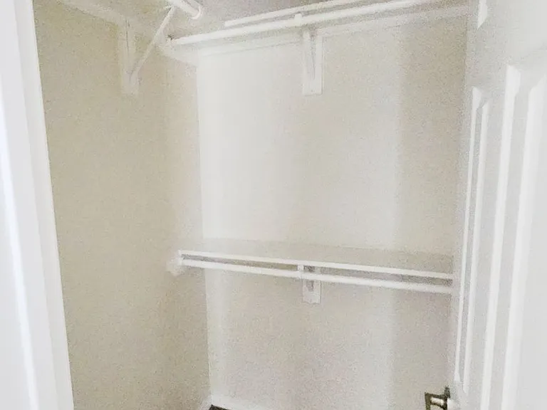 1601 Cortlandt St — Photo 9