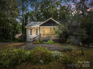 26 Grove Garden Ave, Candler, NC 28715