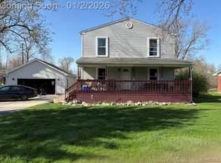 26730 Will Carleton Rd, Flat Rock, MI 48134