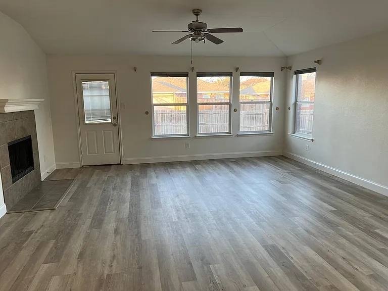 12466 Shepherds Hill Ln — Photo 5