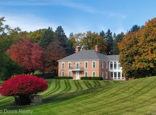 832 Northgate Rd, Rochester, MI 48306