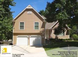 732 N Singletree St, Olathe, KS 66061