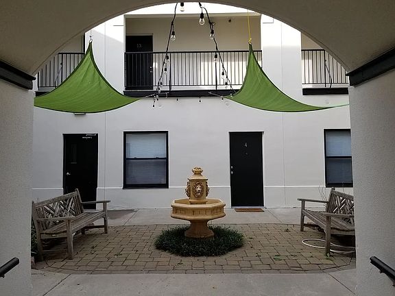 2nd image of 1109 Green St APT 11