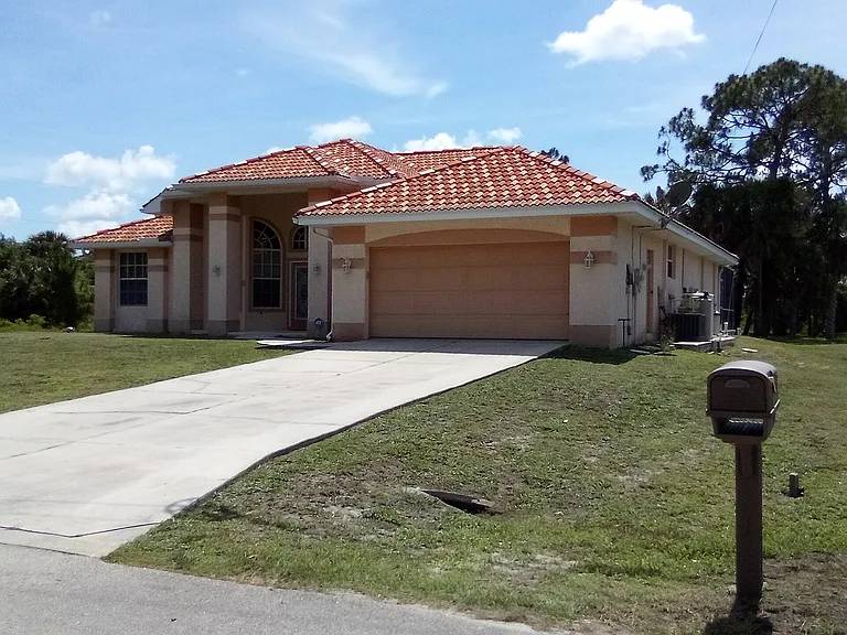 630 Beach Ave S — Photo 33