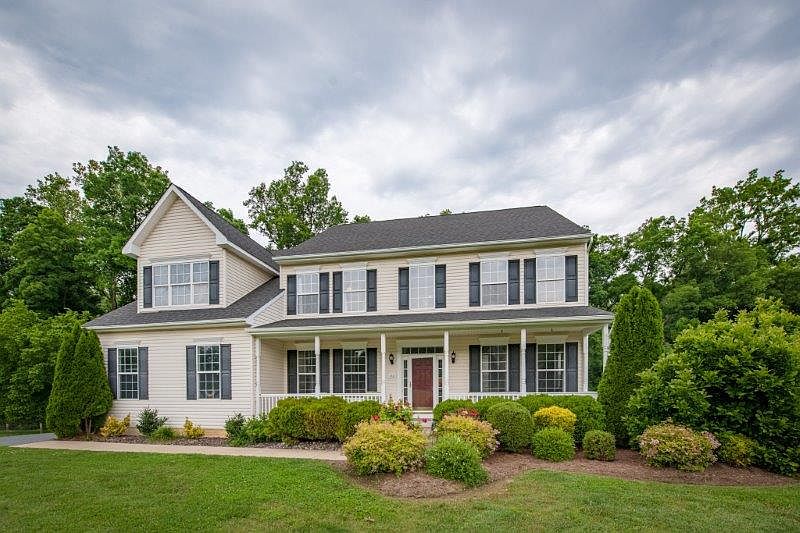 1st image of 168 W Goldfinch Ln
