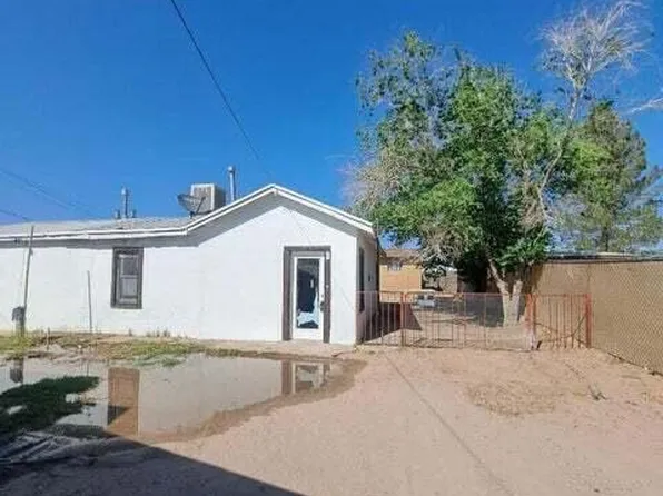 619 NE Camp St, Fabens, TX 79838