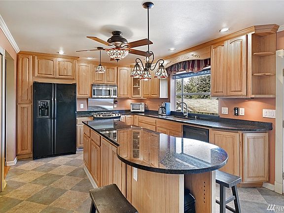 4th image of 8164 Cottage Pl NE