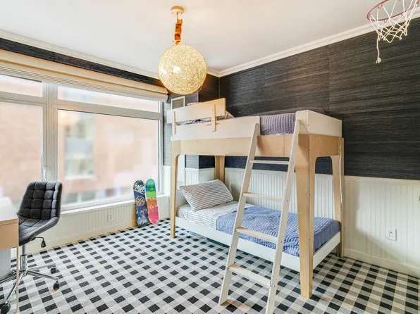 400 East 67th Street image 10 of 25