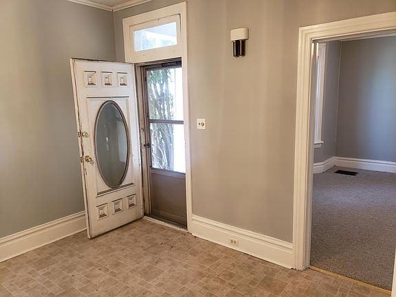 5th image of 2801 Canby St #1