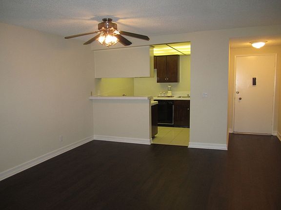 5th image of 722 S Broadway APT 32