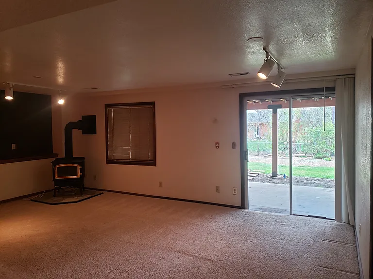 2043 E Nichols Dr — Photo 34