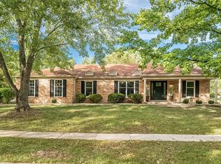 1552 Woodroyal West Dr, Chesterfield, MO 63017