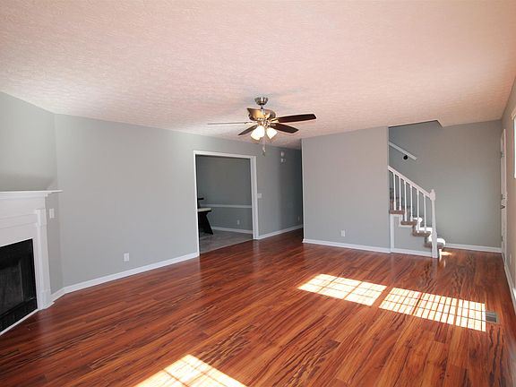3rd image of 4621 Cynthia Ln