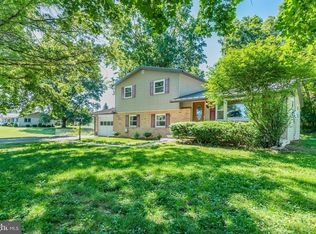 670 Hillcrest Dr, Carlisle, PA