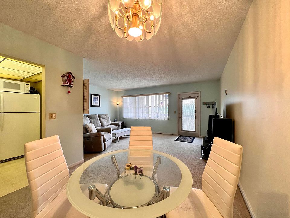 1st image of 225 Southampton B