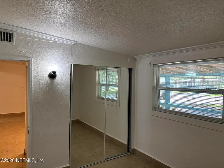 1824 Brookview Dr S — Photo 12