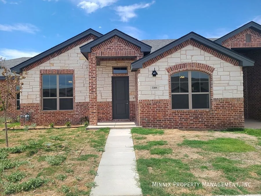 3 Bedroom/ 2 Bath | 5308 Kilyn Court — Photo 1