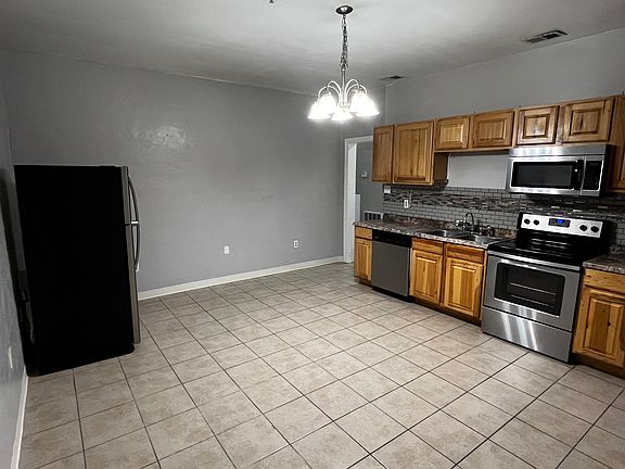 3rd image of 2015 White Tail Dr #C