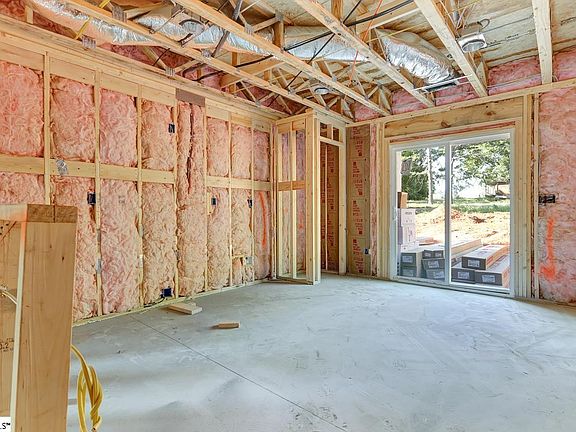 4th image of 214 Big Woods Cir