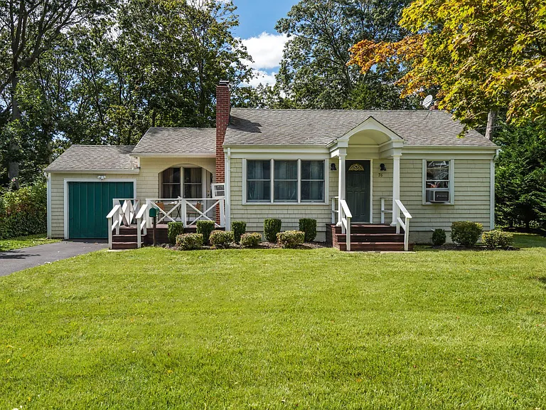 Country Club Rd — Photo 1