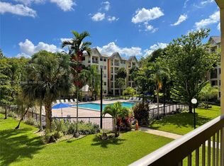 8160 Geneva Ct APT 216, Doral, FL 33166