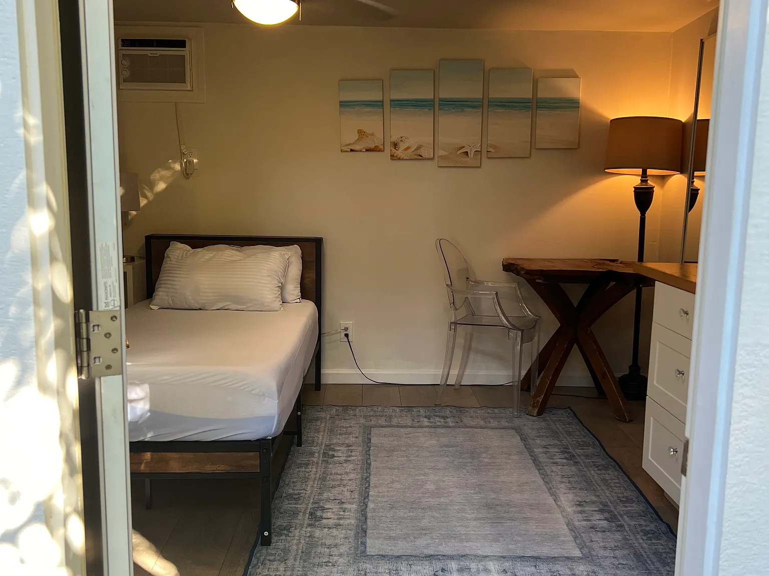 Studio, 400 sqft, $1,750 — Photo 2