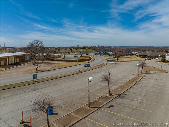 2nd image of SE Adams Rd