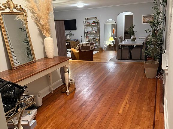 4th image of 353 E 53rd St APT 4A